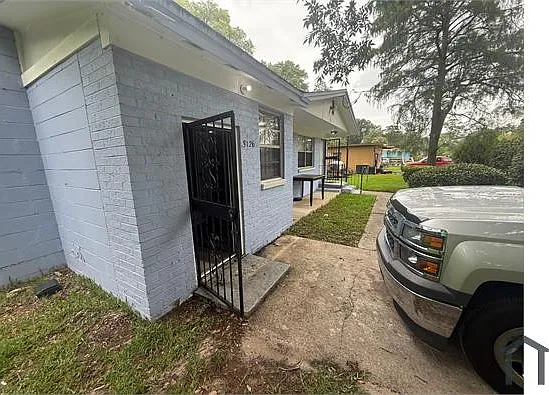 3126 Martha St — Photo 44