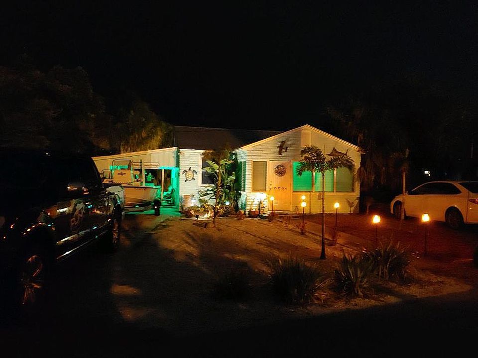 2nd image of 2531 NE Pine Ave