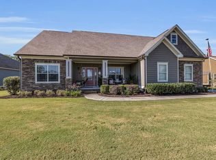 8536 Fenwick Dr, Ooltewah, TN 37363