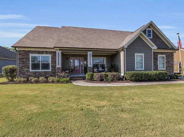 8536 Fenwick Dr, Ooltewah, TN 37363