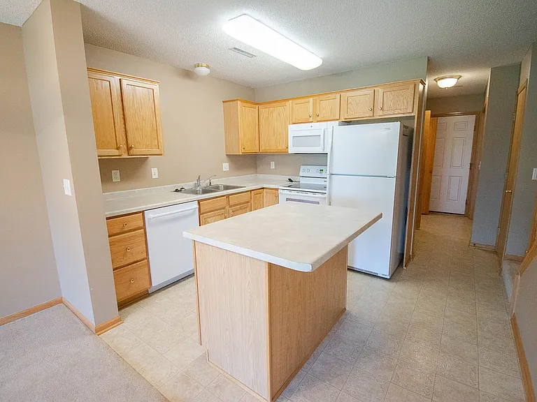 2959 Monroe Dr NW — Photo 2