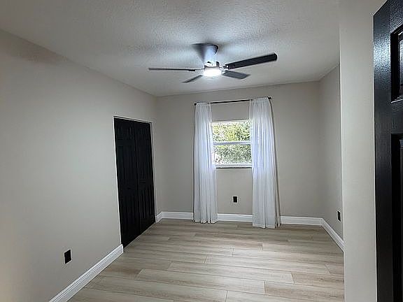 4th image of 946 15th St