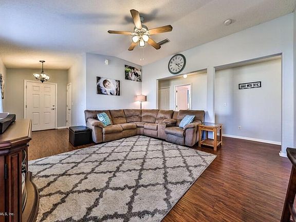 Living room & Foyer