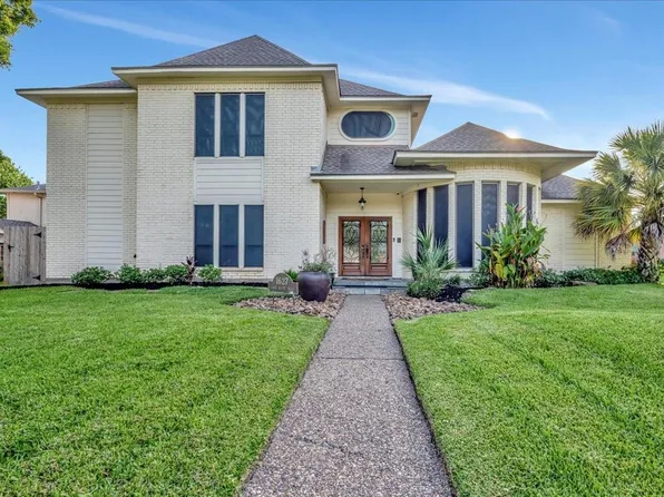 1627 Lake Bluff Dr, Seabrook, TX 77586