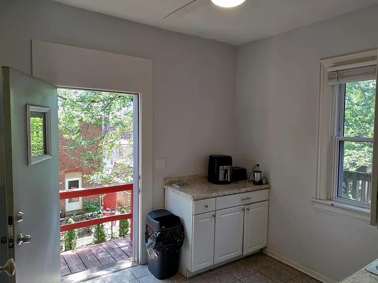 339 Spahr St #2 — Photo 6