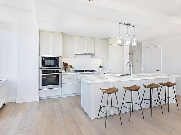 4th image of 389 E 89th St APT 20B