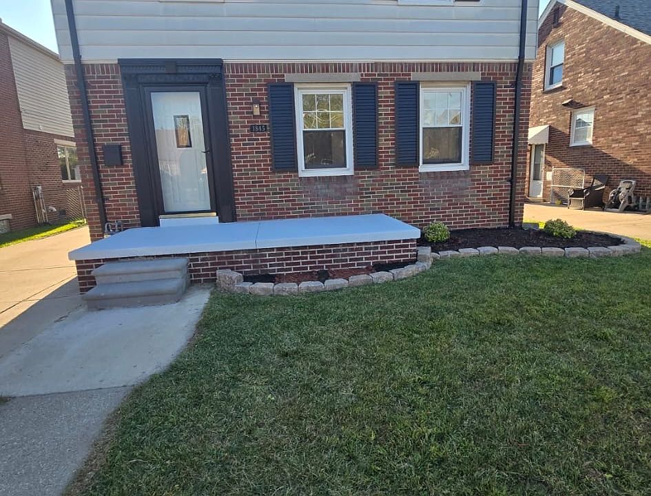 1st image of 1845 N Waverly St