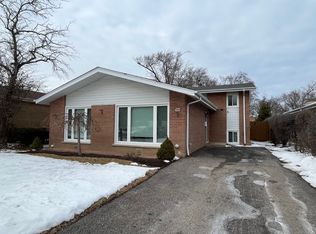 1707 Clavey Rd, Highland Park, IL 60035