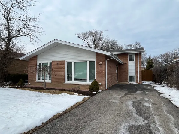 1707 Clavey Rd, Highland Park, IL 60035