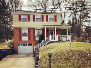 1104 Oakdale Rd, Oakdale, PA 15071