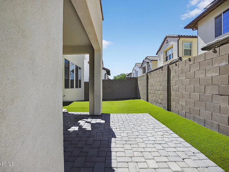 2350 W Gloria Ln — Photo 42