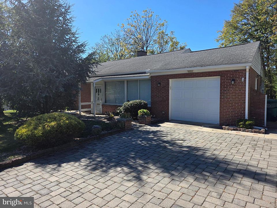 1st image of 1906 Colonial Rd