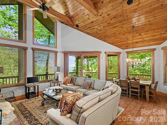 4th image of 15 Ivy Point Ln