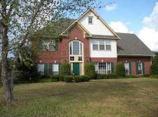 35 Fountain Dr, Columbus, MS 39702