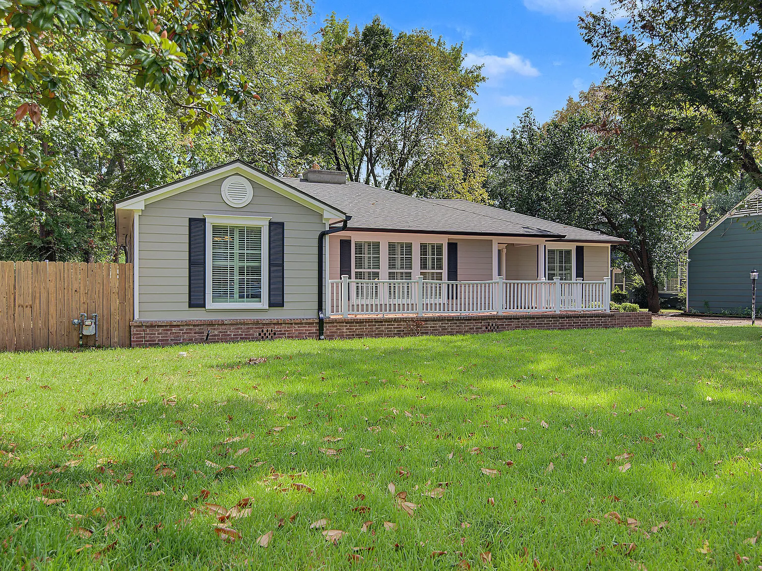 4 bed, 2262 sqft, $2,400 — Photo 1