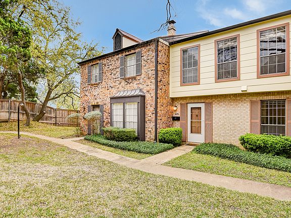 2nd image of 6636 E Hill Dr