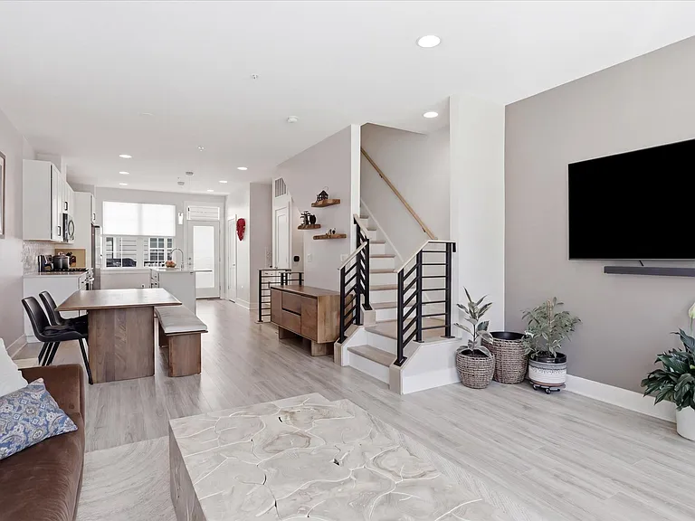 7356 Blade Dr — Photo 18