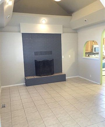 2nd image of 941 N Harrison Ave