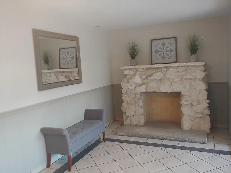 6720 N Damen Ave — Photo 11