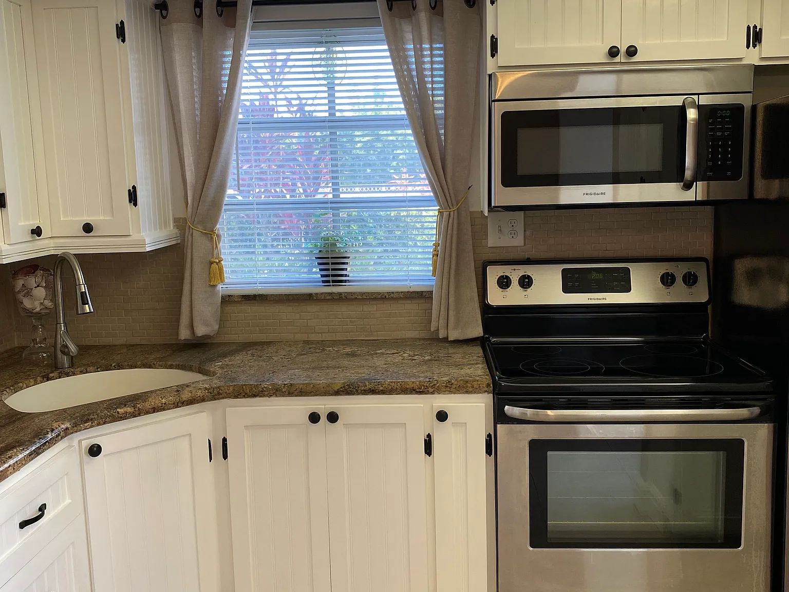 2 bed, 1015 sqft, $2,200 — Photo 4