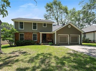 10429 Grand Ave, Kansas City, MO 64131