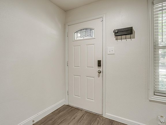 5th image of 2824 Livingston Ave