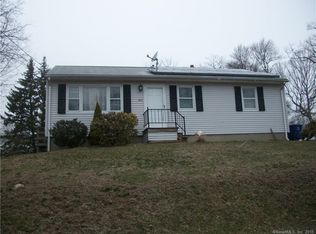 365 Dogwood Dr, Bridgeport, CT 06606