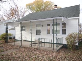 717 N 1st Division St, Mattoon, IL 61938