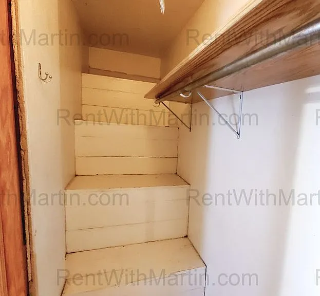 1112-1114 Byron Ave — Photo 14
