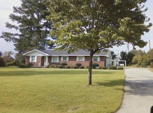 106 Ridgeway St, Glennville, GA 30427