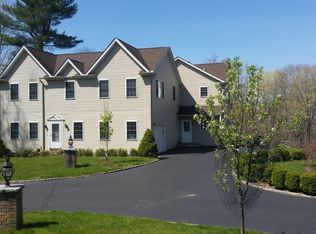 639-B Quaker Rd, Chappaqua, NY 10514