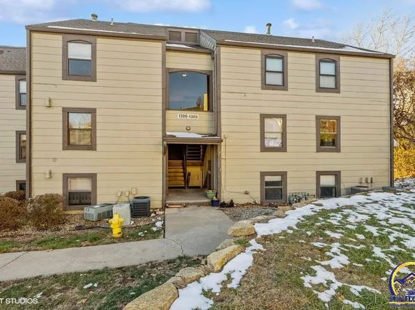 1303 Westbrooke St, Lawrence, KS 66049