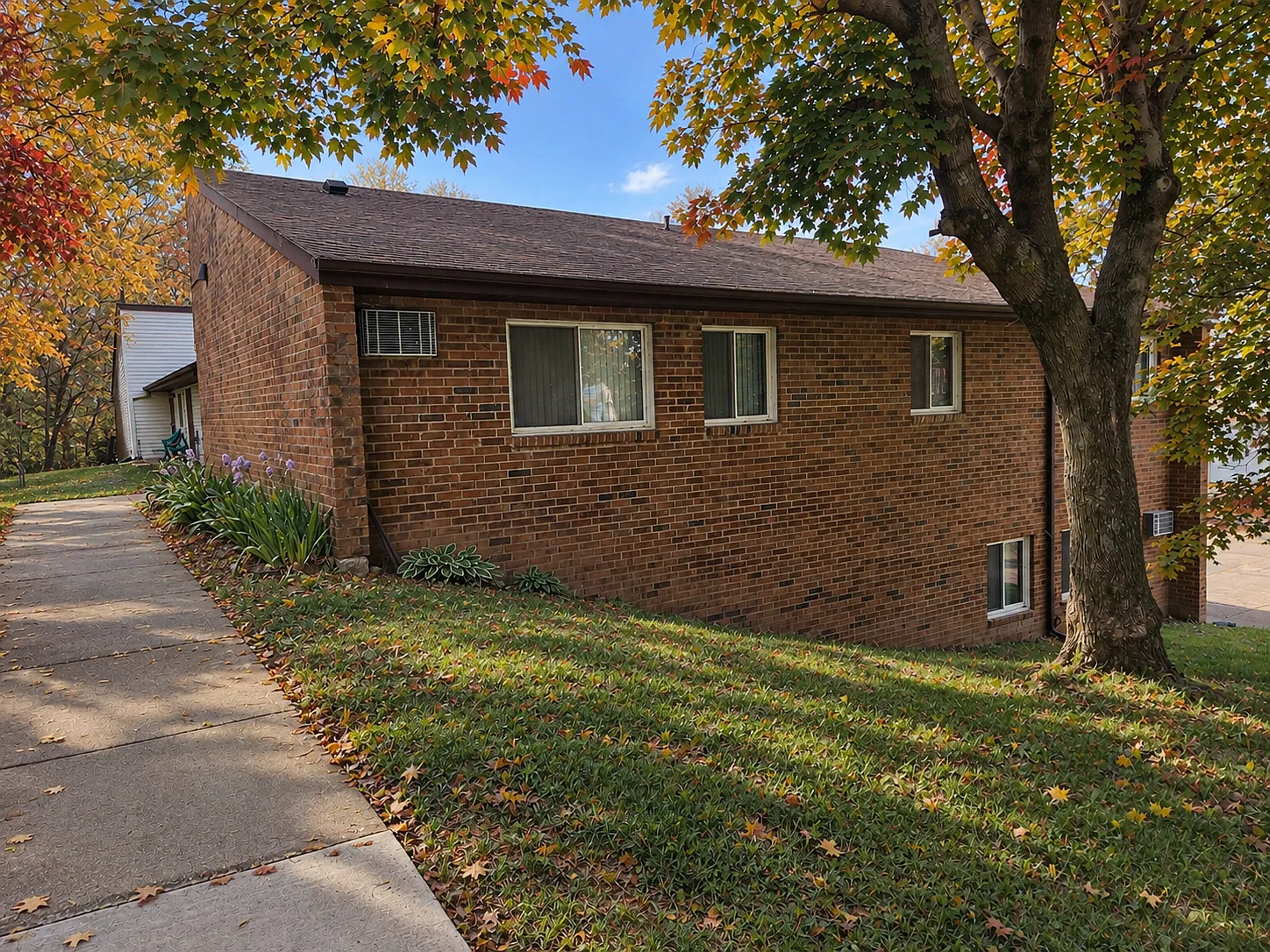 Winneshiek Apartments — Photo 2