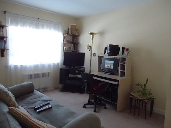 5th image of 146 S Buckhout St #146