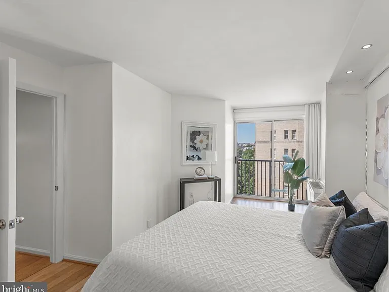 1239 Vermont Ave NW #205 — Photo 3