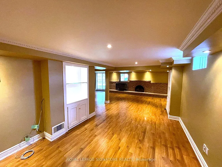 687 Shanahan Blvd #BASEMENT — Photo 4