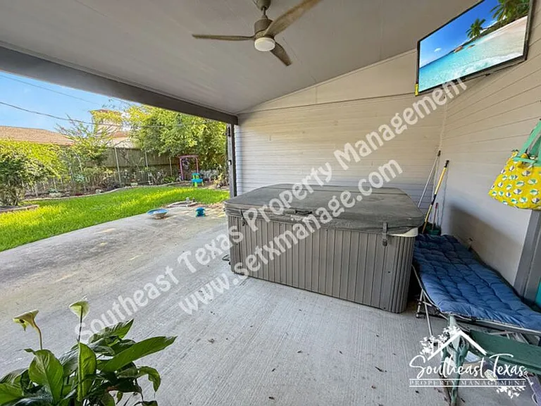 2640 Louisiana St — Photo 9