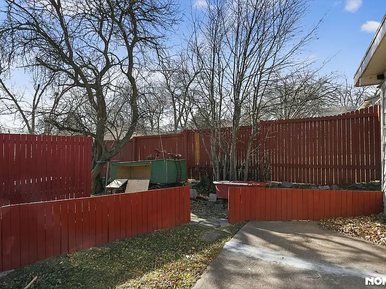 2509 Royalty Ct #B — Photo 28
