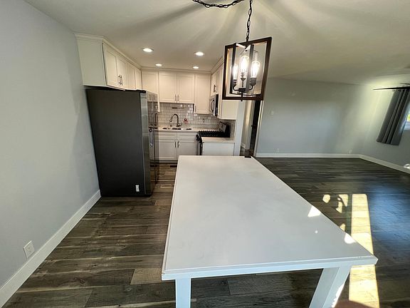 4th image of 3136 45th St