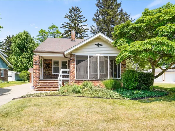 2315 Iota Ave, Cuyahoga Falls, OH 44223