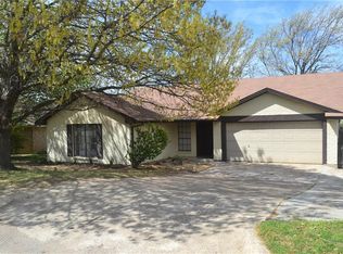 5349 Weddington Ct, Fort Worth, TX 76133