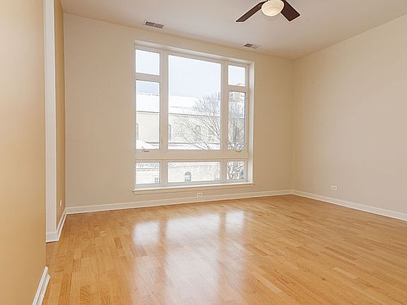 2nd image of 1021 W Buena Ave APT 4E