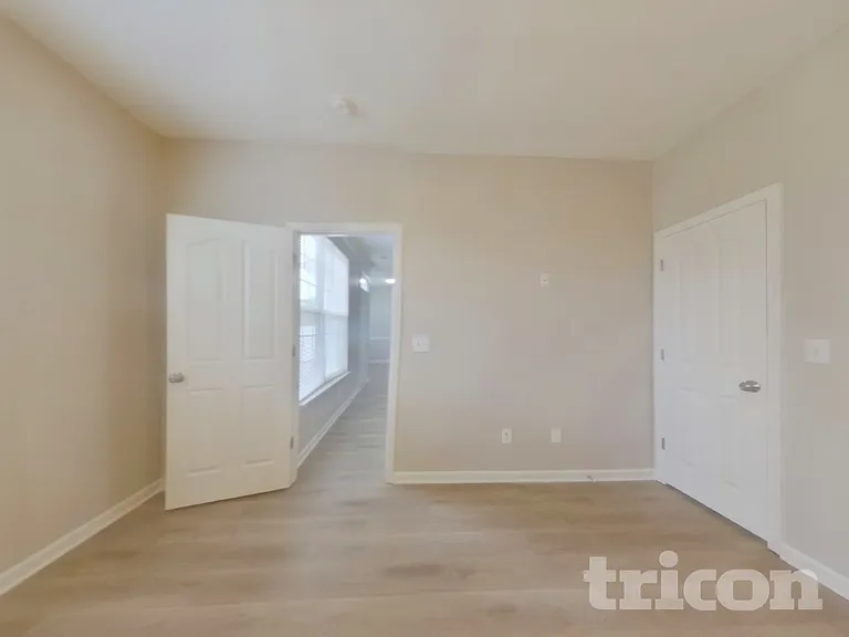 9043 Sanders Creek Ct — Photo 6