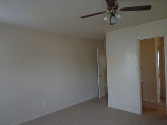 3rd image of 3411 Victoria Cir APT A