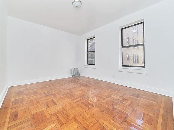 4th image of 13 Cumming St APT 2C