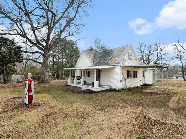 2885 Camp Mitchell Rd, Loganville, GA 30052