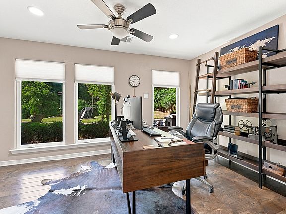 4th image of 3840 Mockingbird Ln