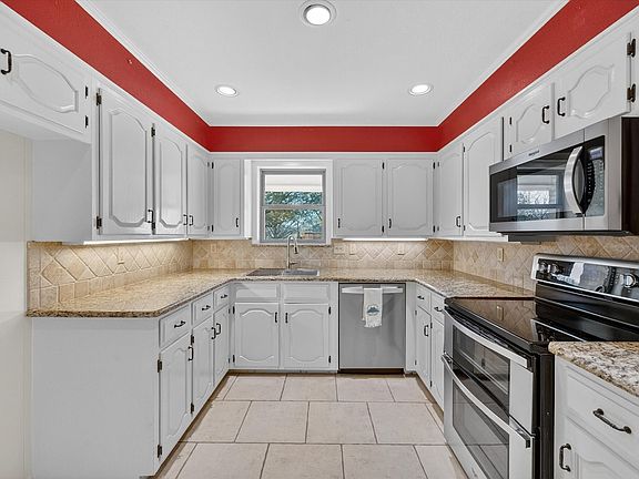 5th image of 500 NW County Road 8