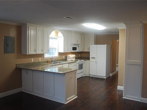 4th image of 3625 Ernest St