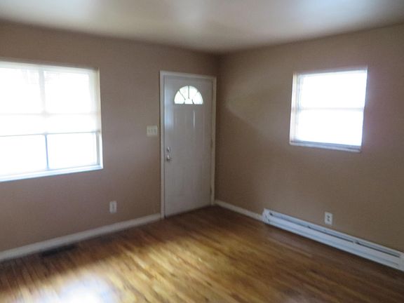 2nd image of 3992 S Randolph St